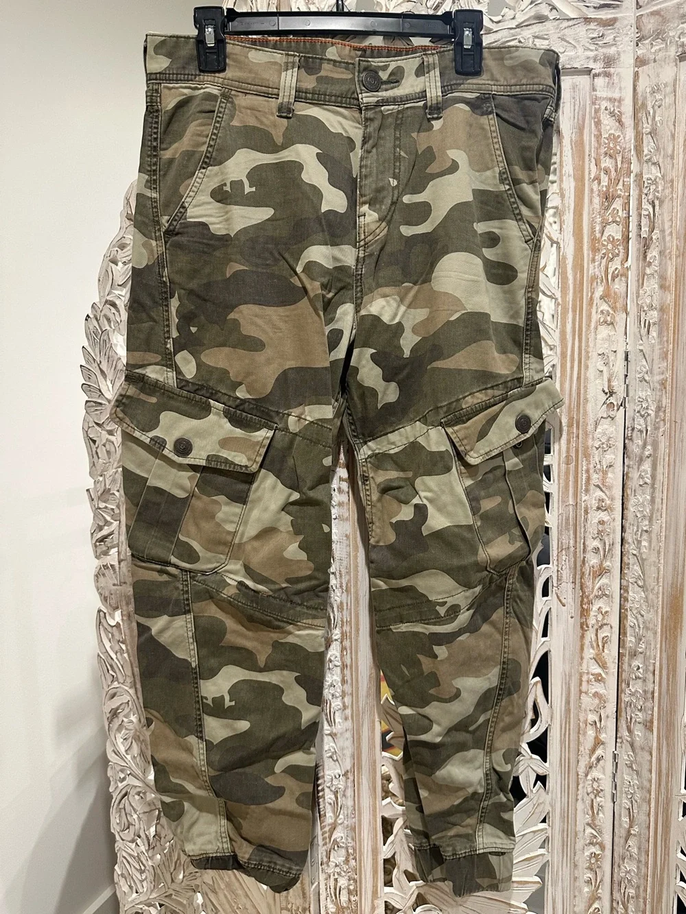 True Religion Men's jogger Camo Cargo Pants in Olive and Khaki